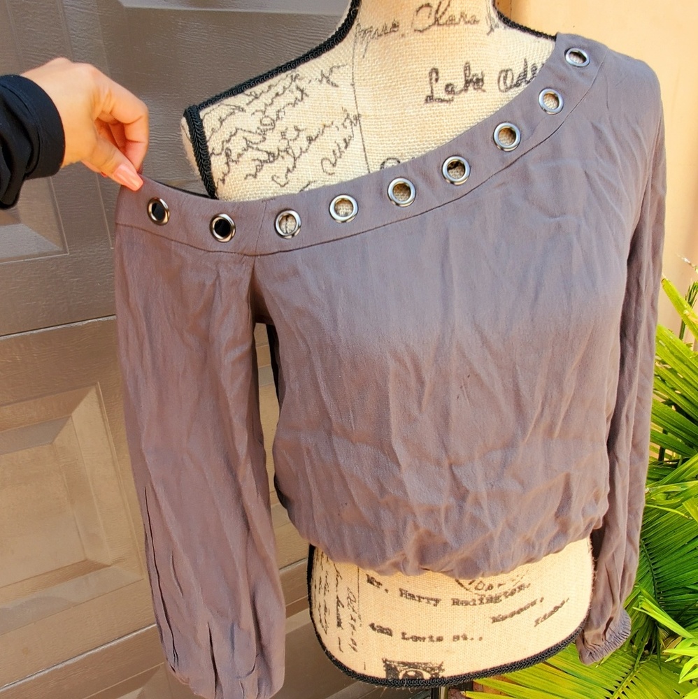 One shoulder top - Picture 2 of 5